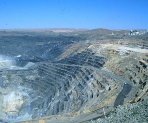 BarrickGoldstrike01_200008 (3)_300x250_scaled_cropp
